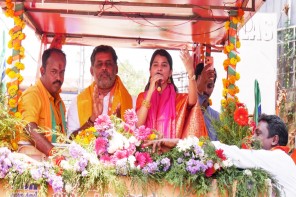 ചുട്ടുപൊള്ളുന്ന ചൂടിൽ ആവേശം ആളികത്തിച്ച് മൈഥിലി താക്കൂർ